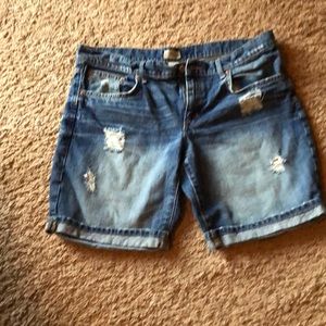 Tattered denim gap shorts